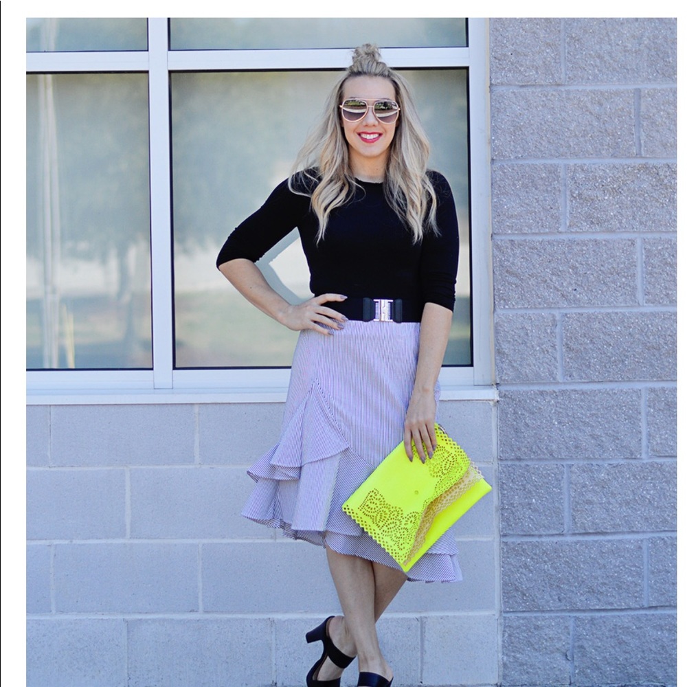 Banana republic seer sucker ruffle skirt 👗 PFIRM
